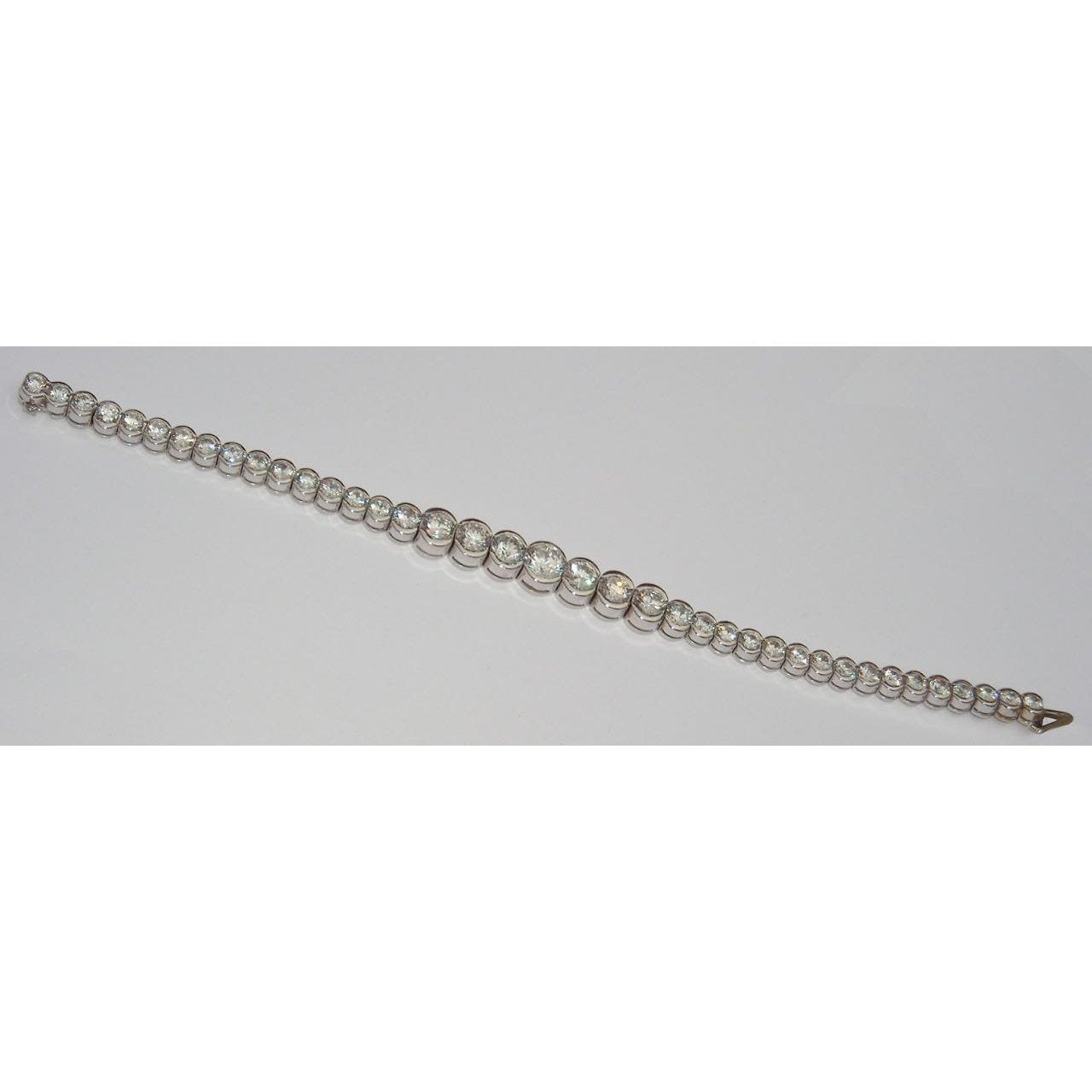 Pulseira de tênis de diamante de 8.80 quilates x moldura graduada - harrychadent.pt