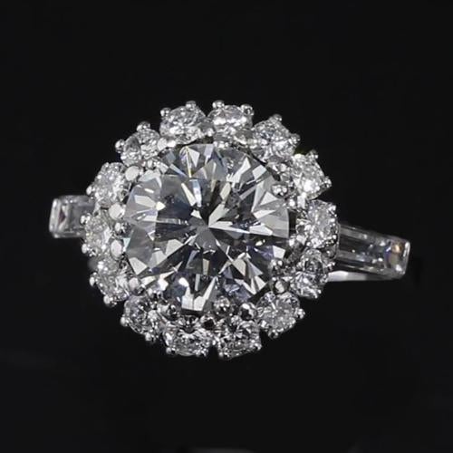 Anel de noivado de diamante Halo Baguetes de 3 quilates e diamantes redondos em ouro branco 14K - harrychadent.pt
