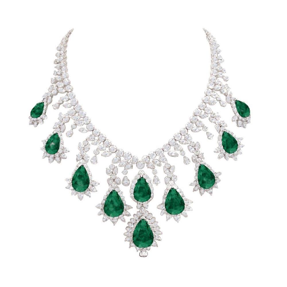 Colar grande verde esmeralda e diamantes brancos 228,35 quilates - harrychadent.pt